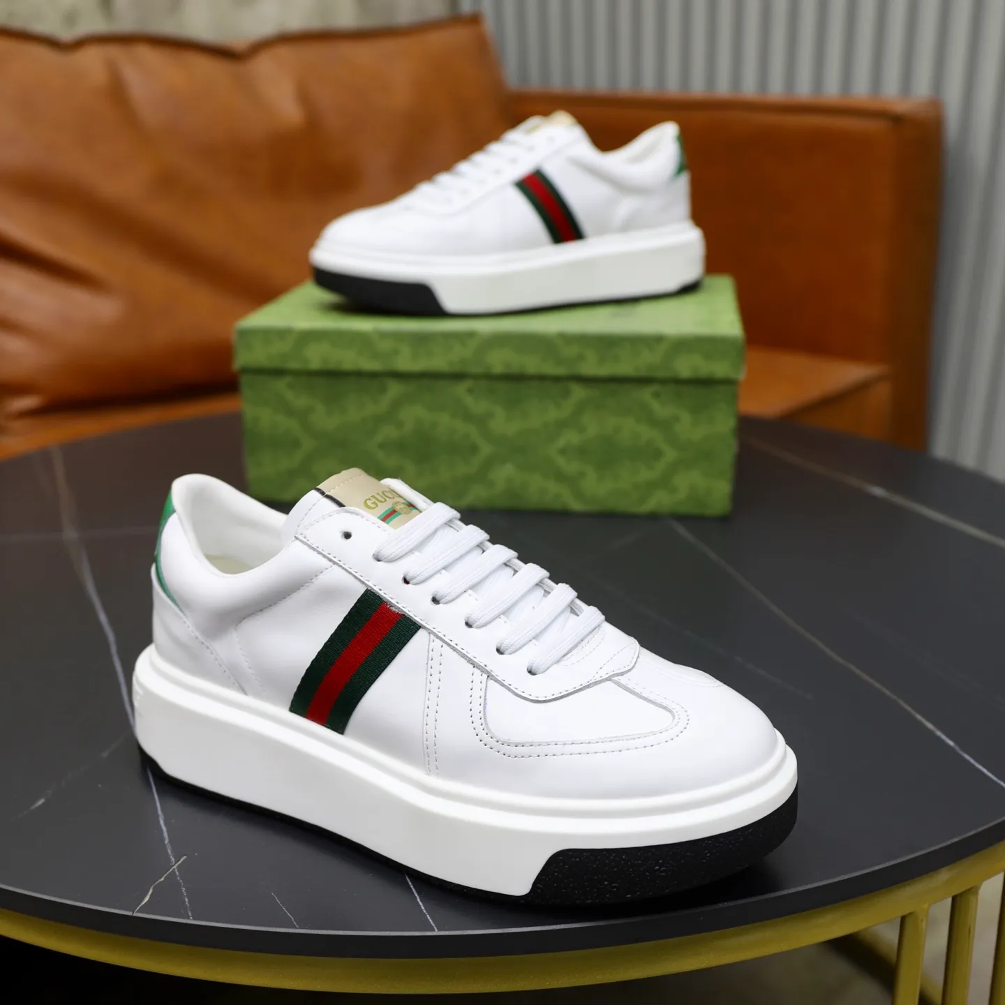 Ex-factory price: 462💰🙅‍♂️🙅‍♂️🙅‍♂️ Brand: GUCCI Standard code: 38-44 (45 customized) Grade: Same as the official website Material: Original material splicing Comfortable and breathable lining Lightweight and wear-resistant sports outsole Style category: Men's fashionable casual shoes Running sneakers Distinguished luxury brand elements Top luxury Color: actual picture color
